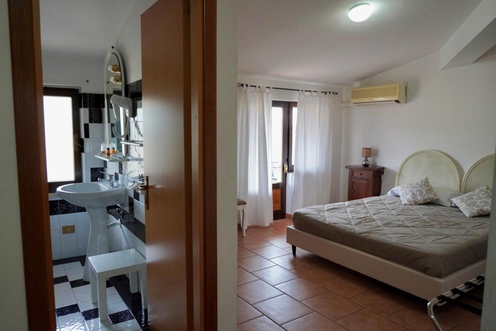Albergo Ristorante Locanda Rosella Giba المظهر الخارجي الصورة
